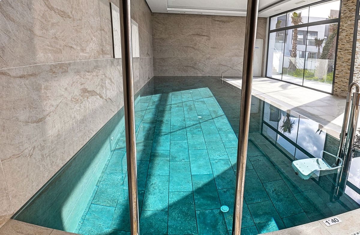 2 bedroom Apartment for sale in Cabopino with pool garage - € 690,000 (Ref: 8413914)