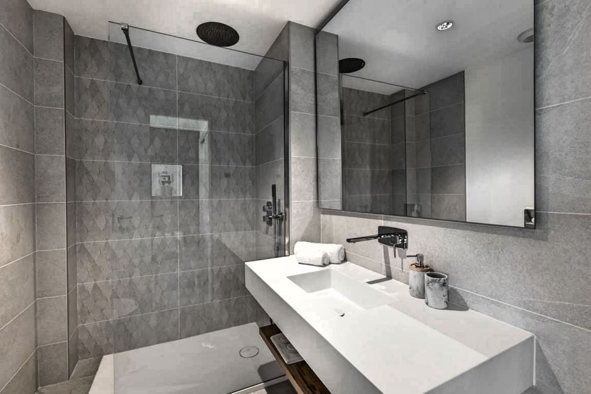 2 bedroom Apartment for sale in Cabopino with pool garage - € 690,000 (Ref: 8413914)