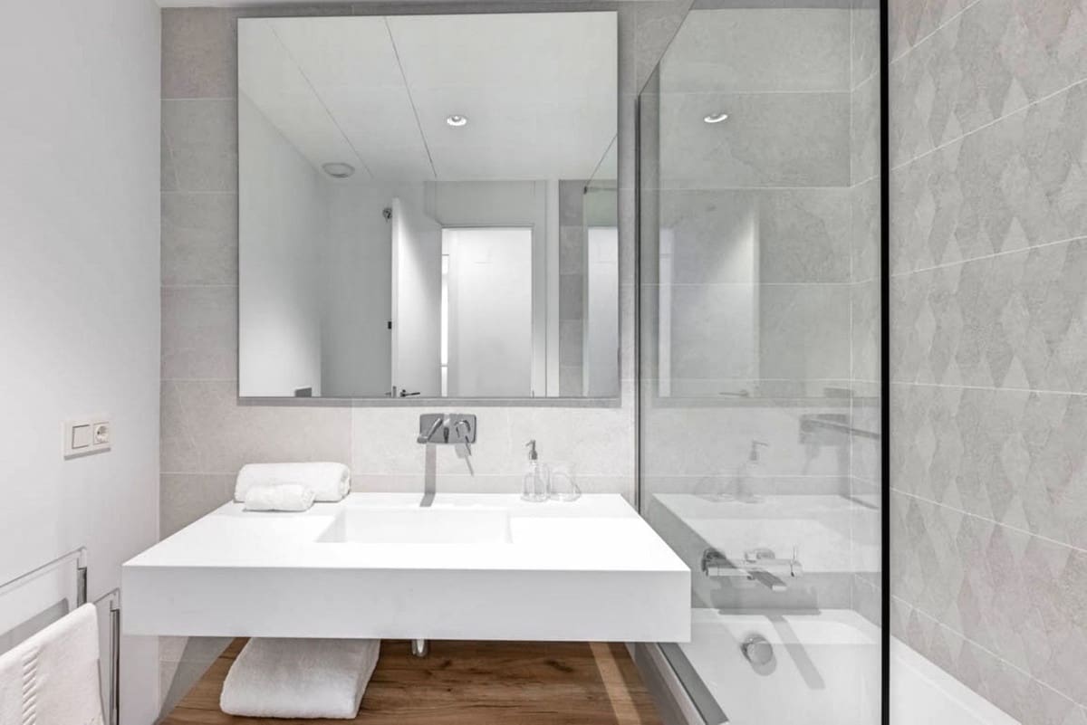 2 bedroom Apartment for sale in Cabopino with pool garage - € 690,000 (Ref: 8413914)