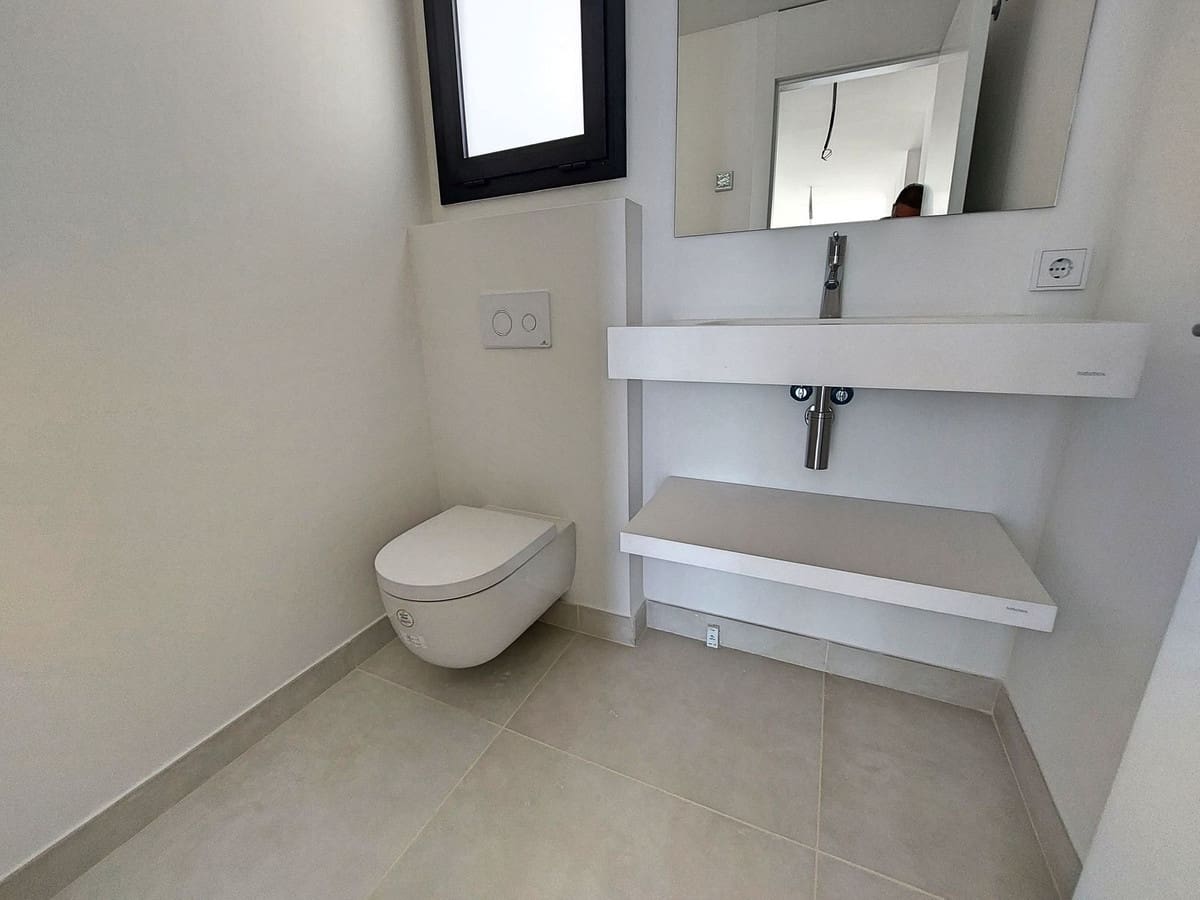 Apartamento de 3 habitaciones en Fuengirola en venta con piscina garaje - 675.000 € (Ref: 8418455)