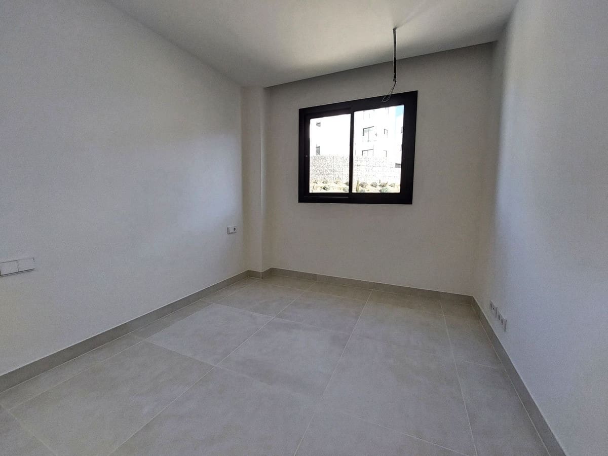 Apartamento de 3 habitaciones en Fuengirola en venta con piscina garaje - 675.000 € (Ref: 8418455)