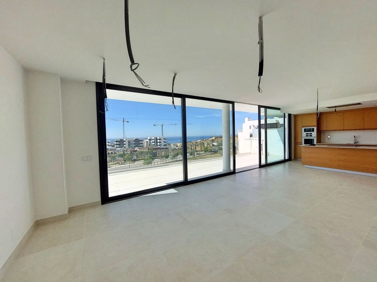 3 bedroom Apartment for sale in Fuengirola with pool garage - € 675,000 (Ref: 8418455)
