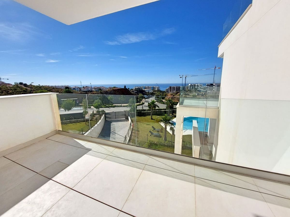 3 bedroom Apartment for sale in Fuengirola with pool garage - € 675,000 (Ref: 8418455)