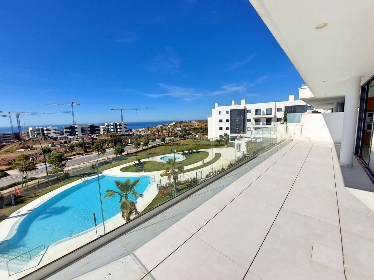 3 bedroom Apartment for sale in Fuengirola with pool garage - € 675,000 (Ref: 8418455)