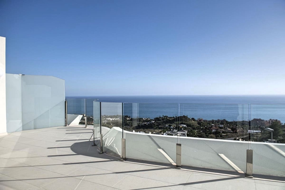 3 Zimmer Apartment zu verkaufen in Benalmadena mit Pool - 649.000 € (Ref: 8678454)