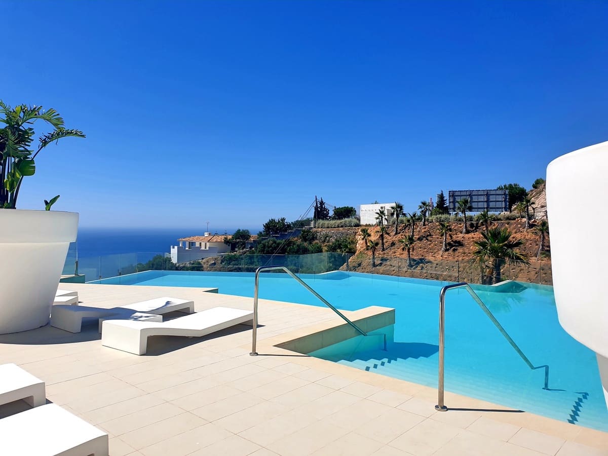 3 bedroom Penthouse for sale in Benalmadena with pool garage - € 985,000 (Ref: 8678455)