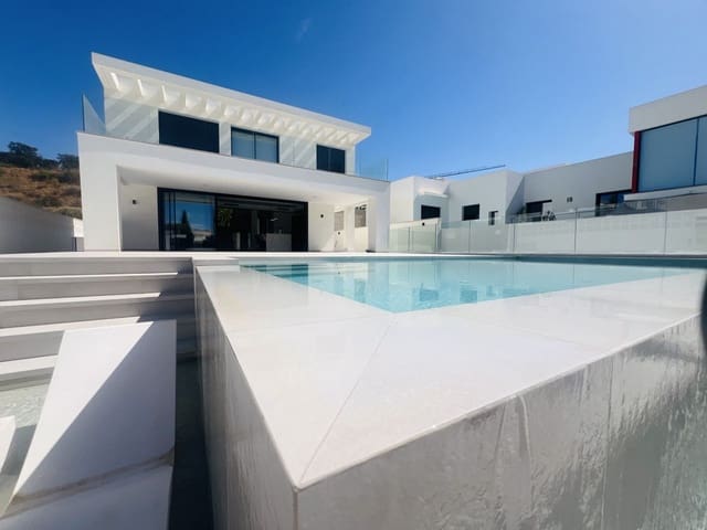 4 Zimmer Villa zu verkaufen in La Cala de Mijas, Mijas mit Pool Garage - 1.795.000 € (Ref: 8999781)