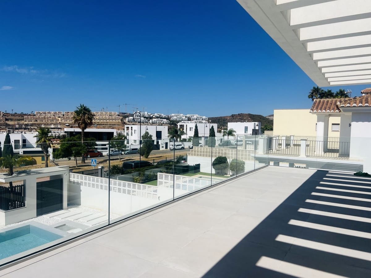 Chalet de 4 habitaciones en La Cala de Mijas en venta con piscina garaje - 1.795.000 € (Ref: 8999781)