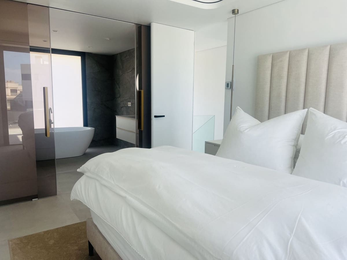 4 bedroom Villa for sale in La Cala de Mijas with pool garage - € 1,795,000 (Ref: 8999781)