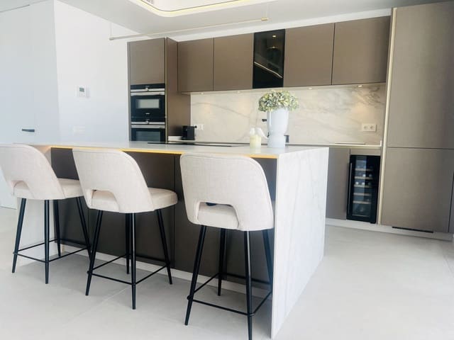 4 soverom Villa til salgs i La Cala de Mijas, Mijas med svømmebasseng garasje - € 1 795 000 (Ref: 8999781)