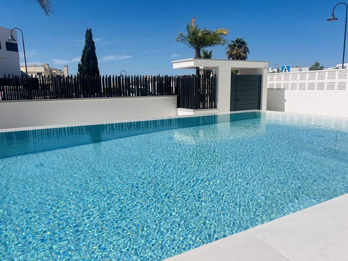4 bedroom Villa for sale in La Cala de Mijas with pool garage - € 1,795,000 (Ref: 8999781)