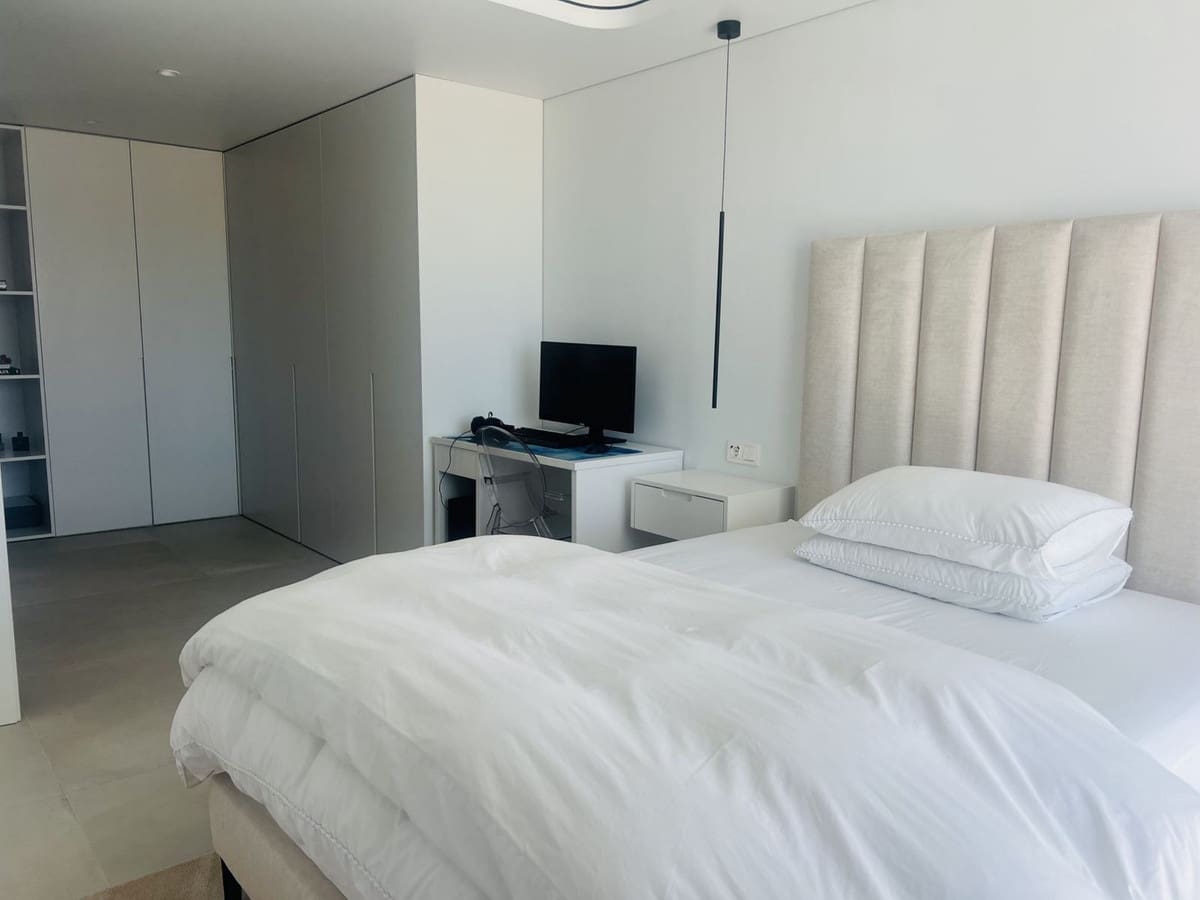 4 bedroom Villa for sale in La Cala de Mijas with pool garage - € 1,795,000 (Ref: 8999781)