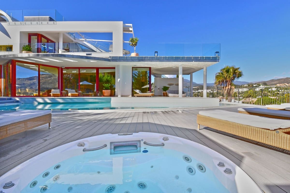 7 bedroom Villa for sale in Marbella with pool garage - € 4,400,000 (Ref: 8999783)