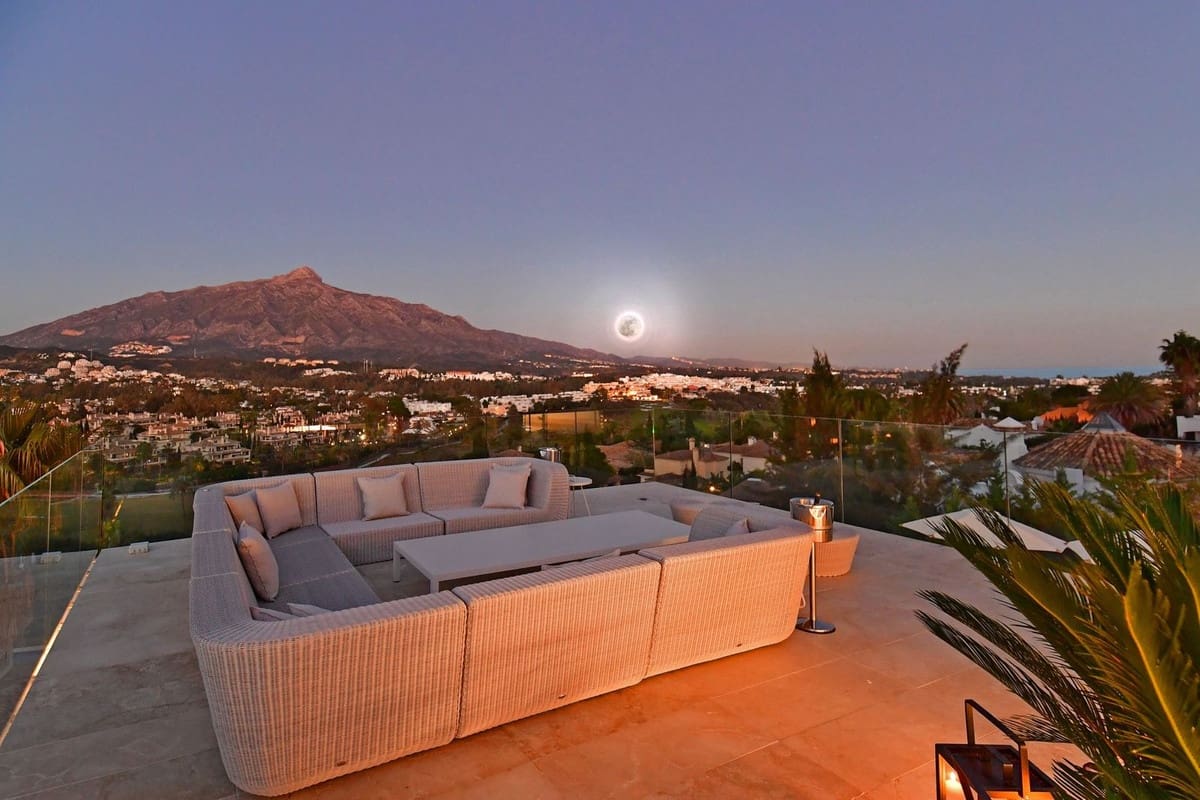 7 bedroom Villa for sale in Marbella with pool garage - € 4,400,000 (Ref: 8999783)