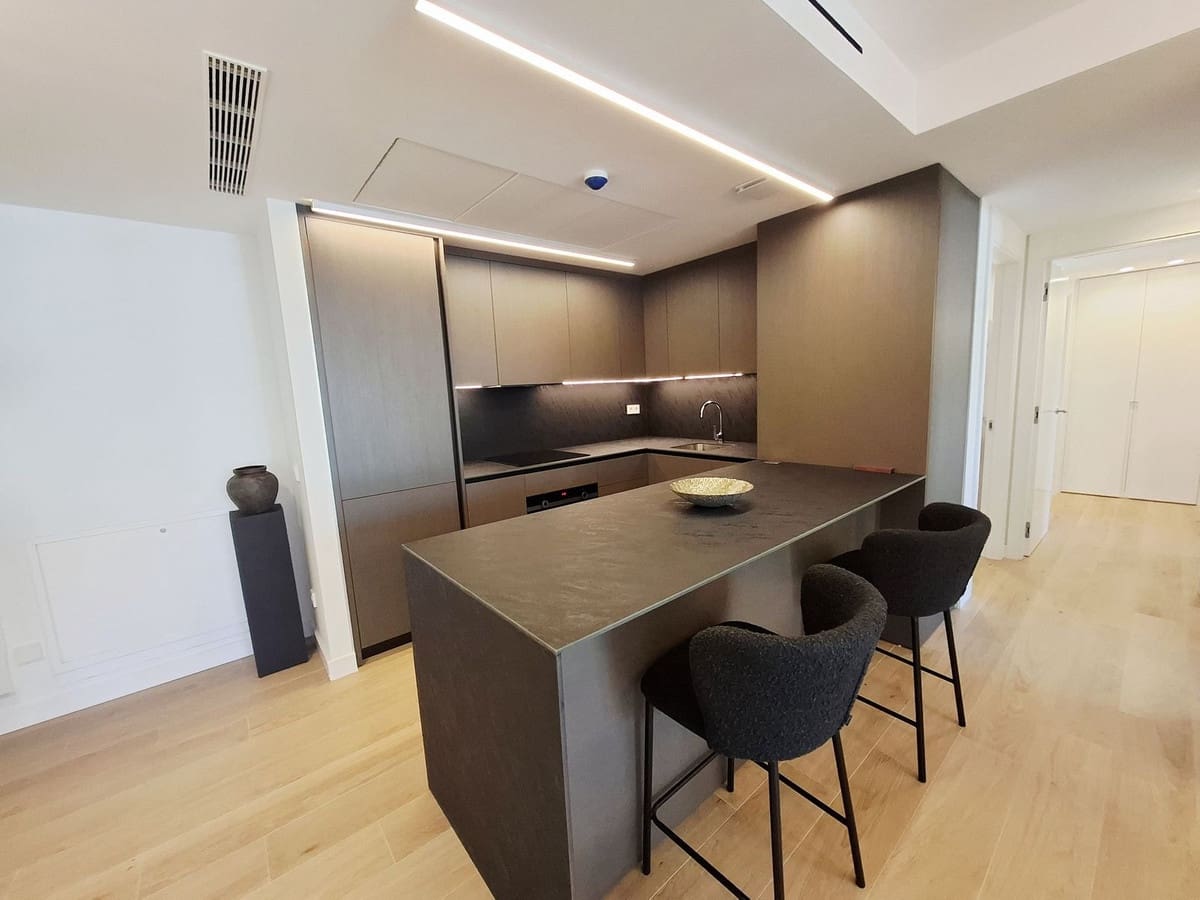 Apartamento de 2 habitaciones en Fuengirola en venta con piscina garaje - 599.000 € (Ref: 8999784)