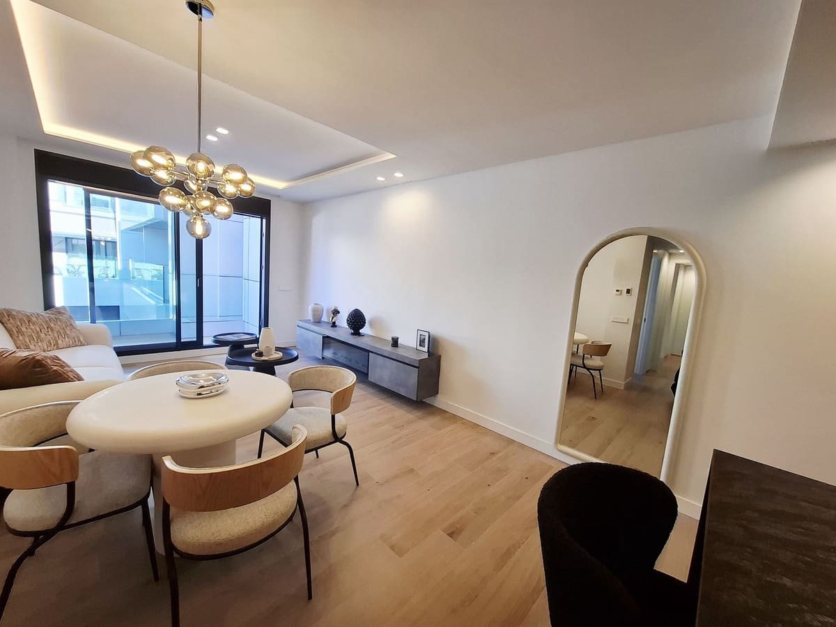 Apartamento de 2 habitaciones en Fuengirola en venta con piscina garaje - 599.000 € (Ref: 8999784)