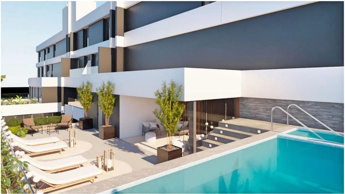 2 bedroom Apartment for sale in Fuengirola with pool garage - € 599,000 (Ref: 8999784)