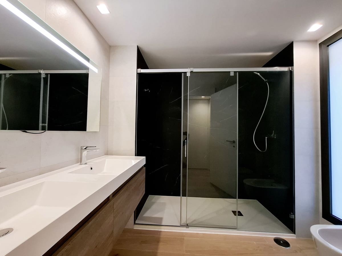 2 bedroom Apartment for sale in Fuengirola with pool garage - € 599,000 (Ref: 8999784)