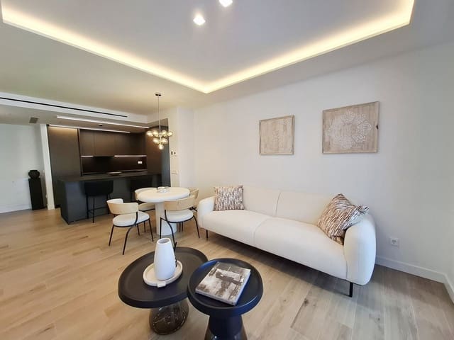 2 soverom Leilighet til salgs i Fuengirola med svømmebasseng garasje - € 599 000 (Ref: 8999784)