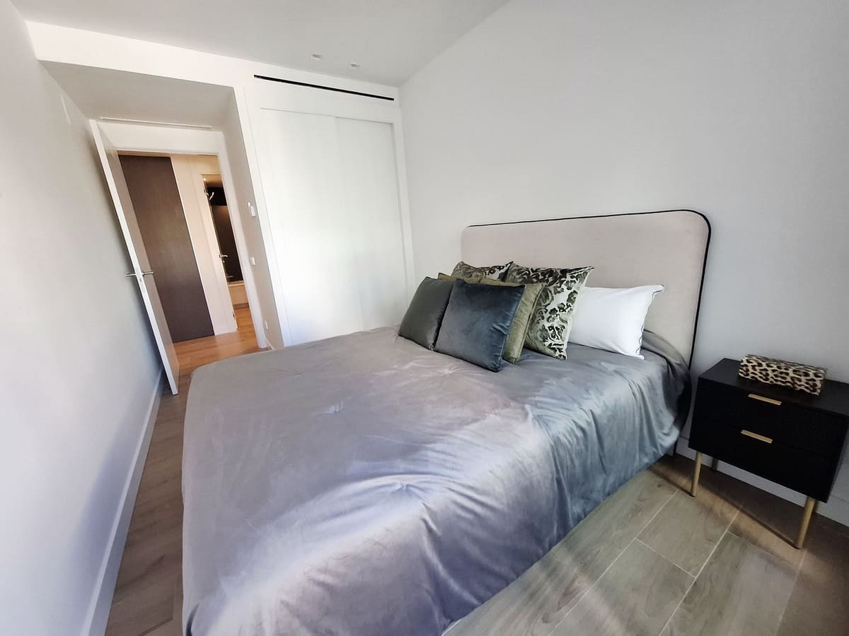 2 bedroom Apartment for sale in Fuengirola with pool garage - € 599,000 (Ref: 8999784)