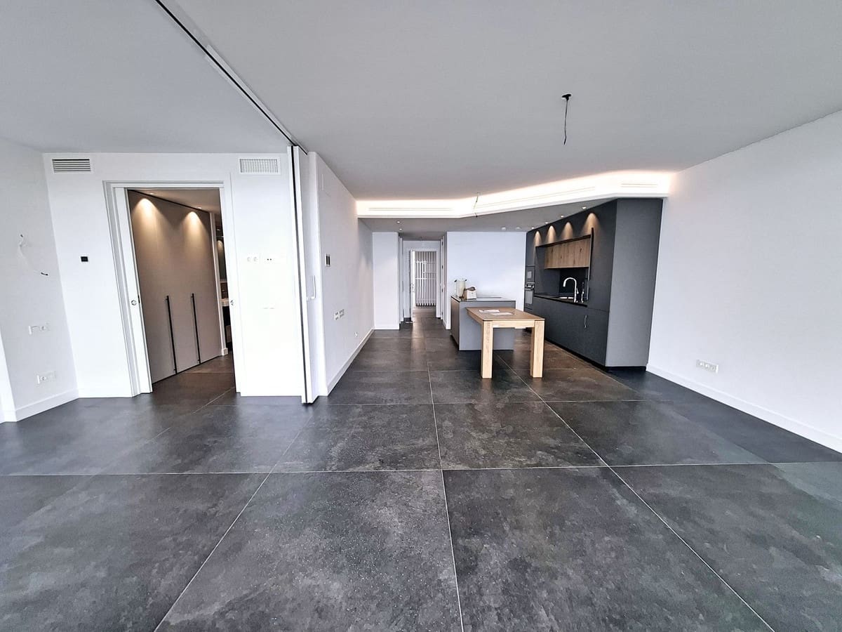 2 soverom Leilighet til salgs i Fuengirola med svømmebasseng garasje - € 1 100 000 (Ref: 9050498)