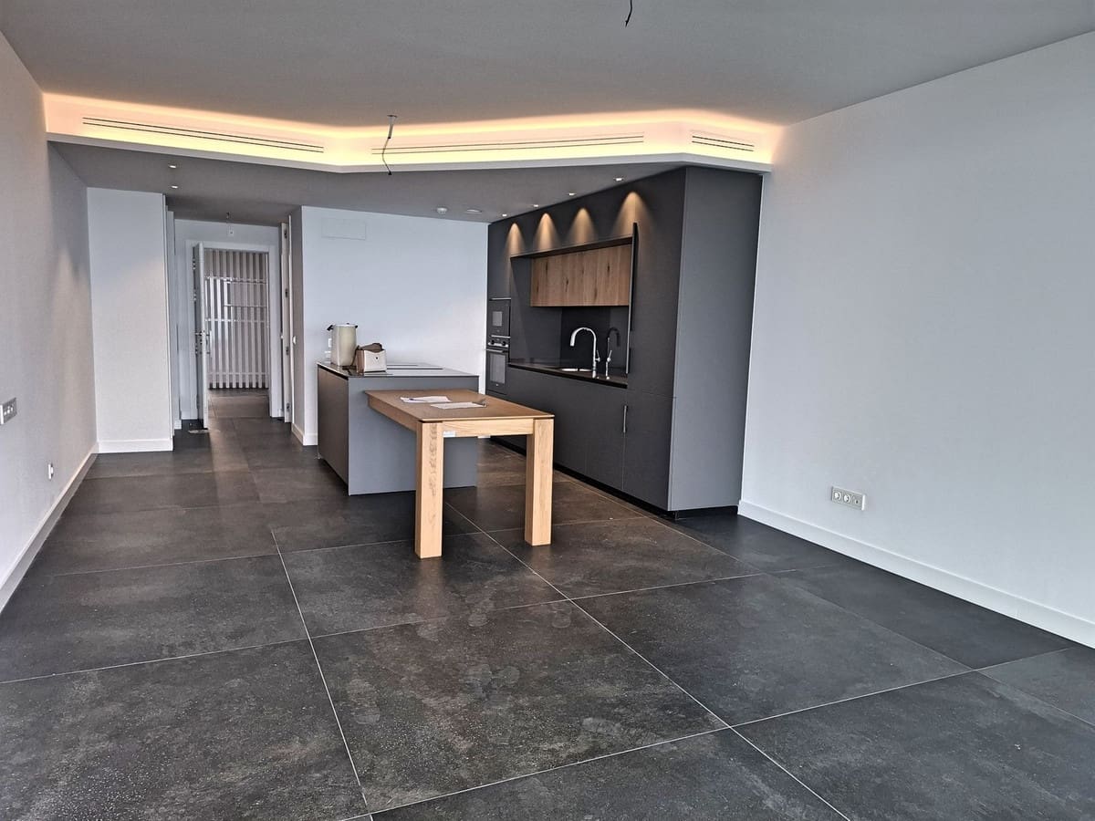 2 bedroom Apartment for sale in Fuengirola with pool garage - € 995,000 (Ref: 9050498)