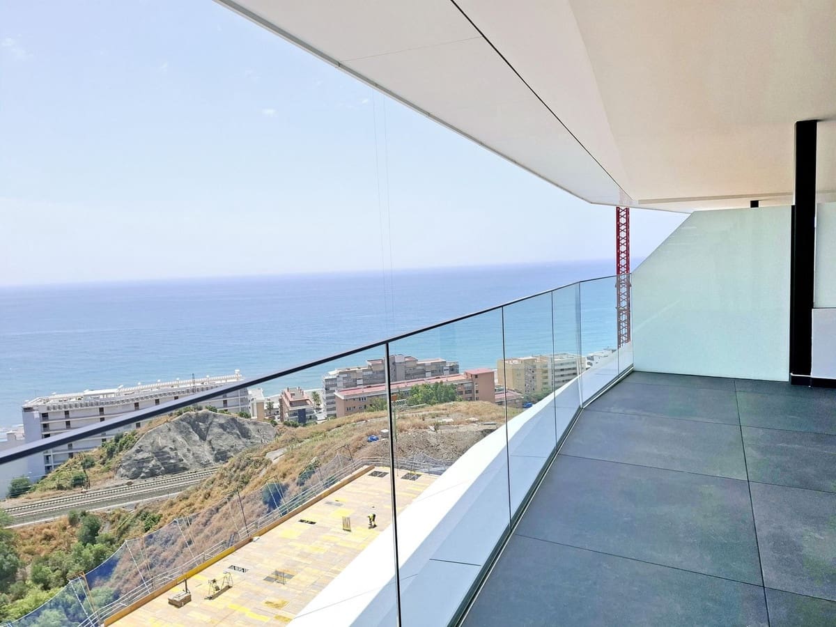 2 bedroom Apartment for sale in Fuengirola with pool garage - € 995,000 (Ref: 9050498)