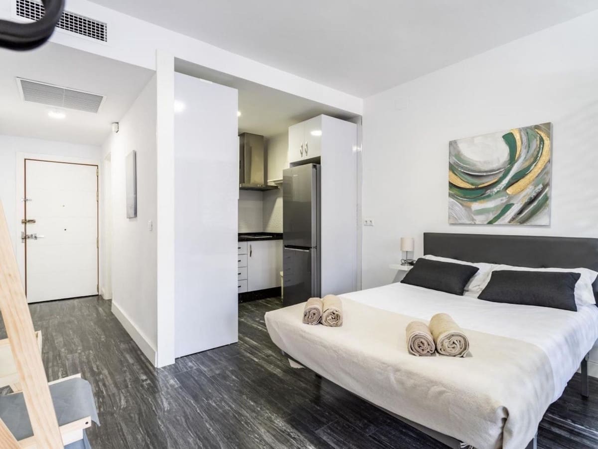 Studio for sale in Fuengirola with pool - € 259,000 (Ref: 9107053)