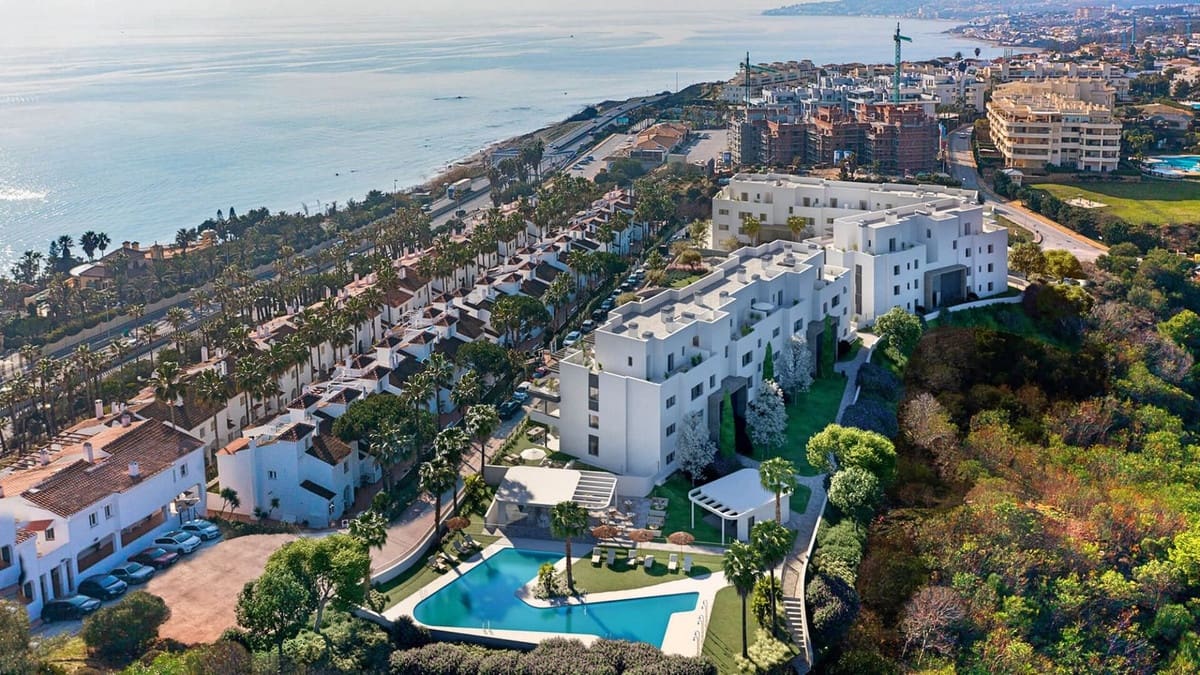 Apartamento de 2 habitaciones en Mijas Costa en venta con piscina garaje - 419.200 € (Ref: 9357822)