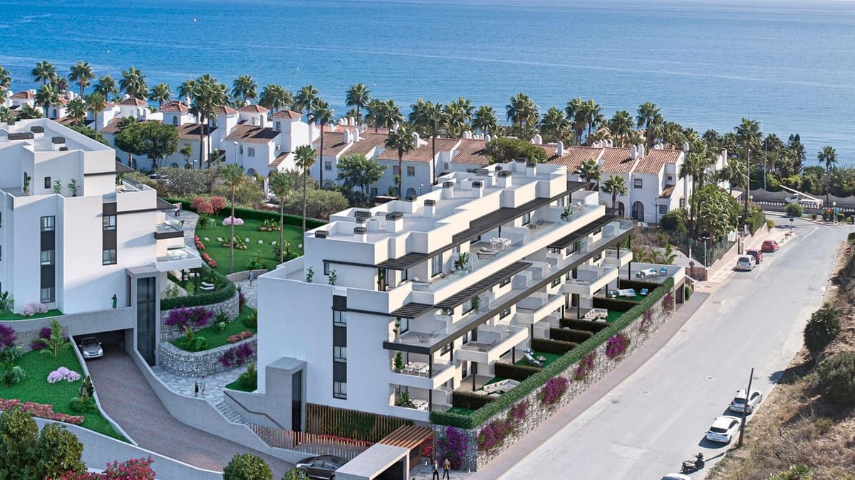 2 bedroom Apartment for sale in Mijas Costa with pool garage - € 484,700 (Ref: 9357822)