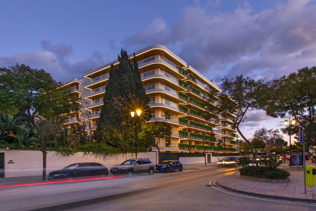 2 Zimmer Apartment zu verkaufen in Fuengirola mit Pool - 659.500 € (Ref: 9357823)