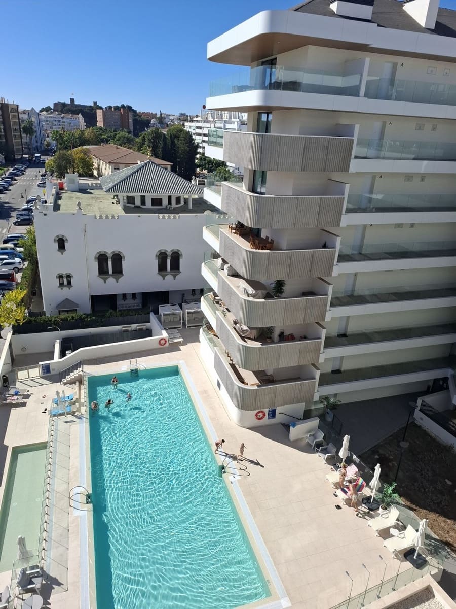 2 Zimmer Apartment zu verkaufen in Fuengirola mit Pool - 659.500 € (Ref: 9357823)