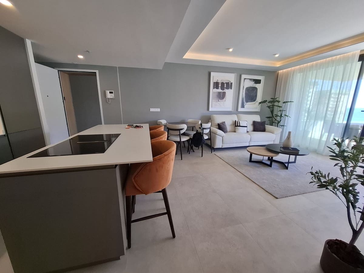 2 bedroom Apartment for sale in Fuengirola with pool - € 659,500 (Ref: 9357823)