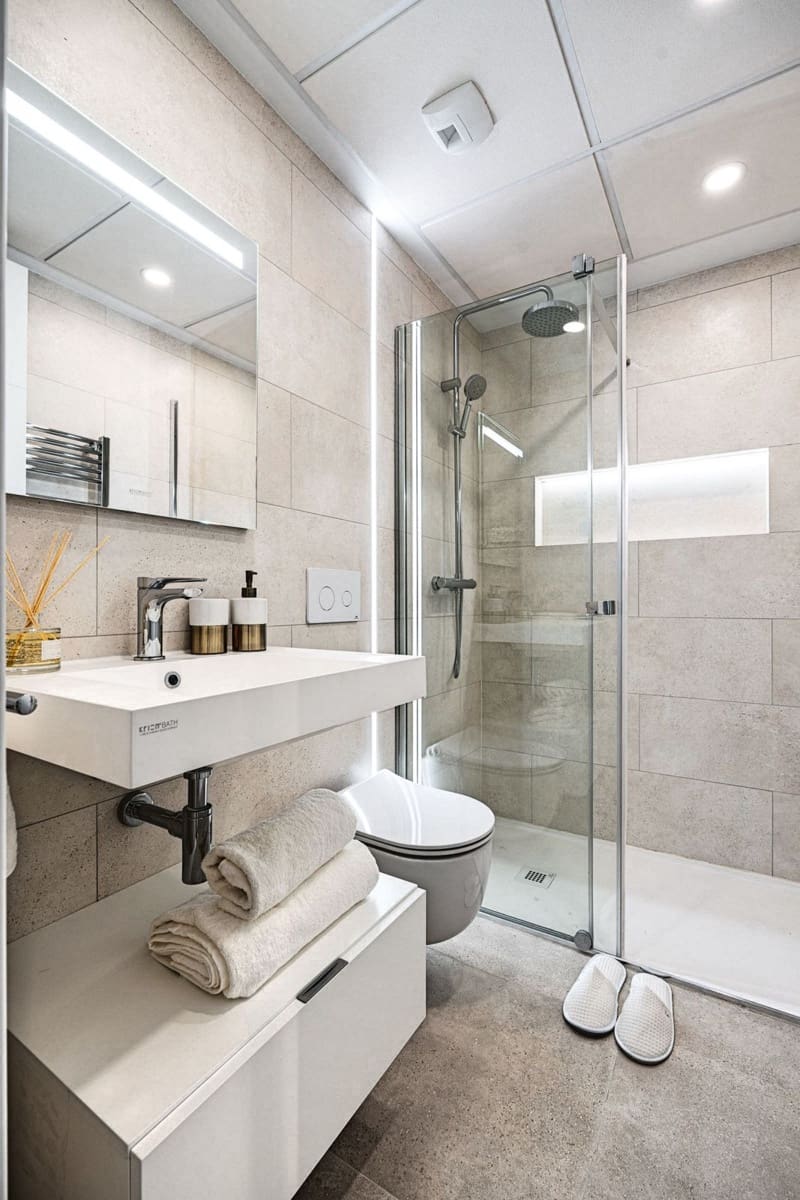 2 bedroom Apartment for sale in Fuengirola with pool - € 659,500 (Ref: 9357823)