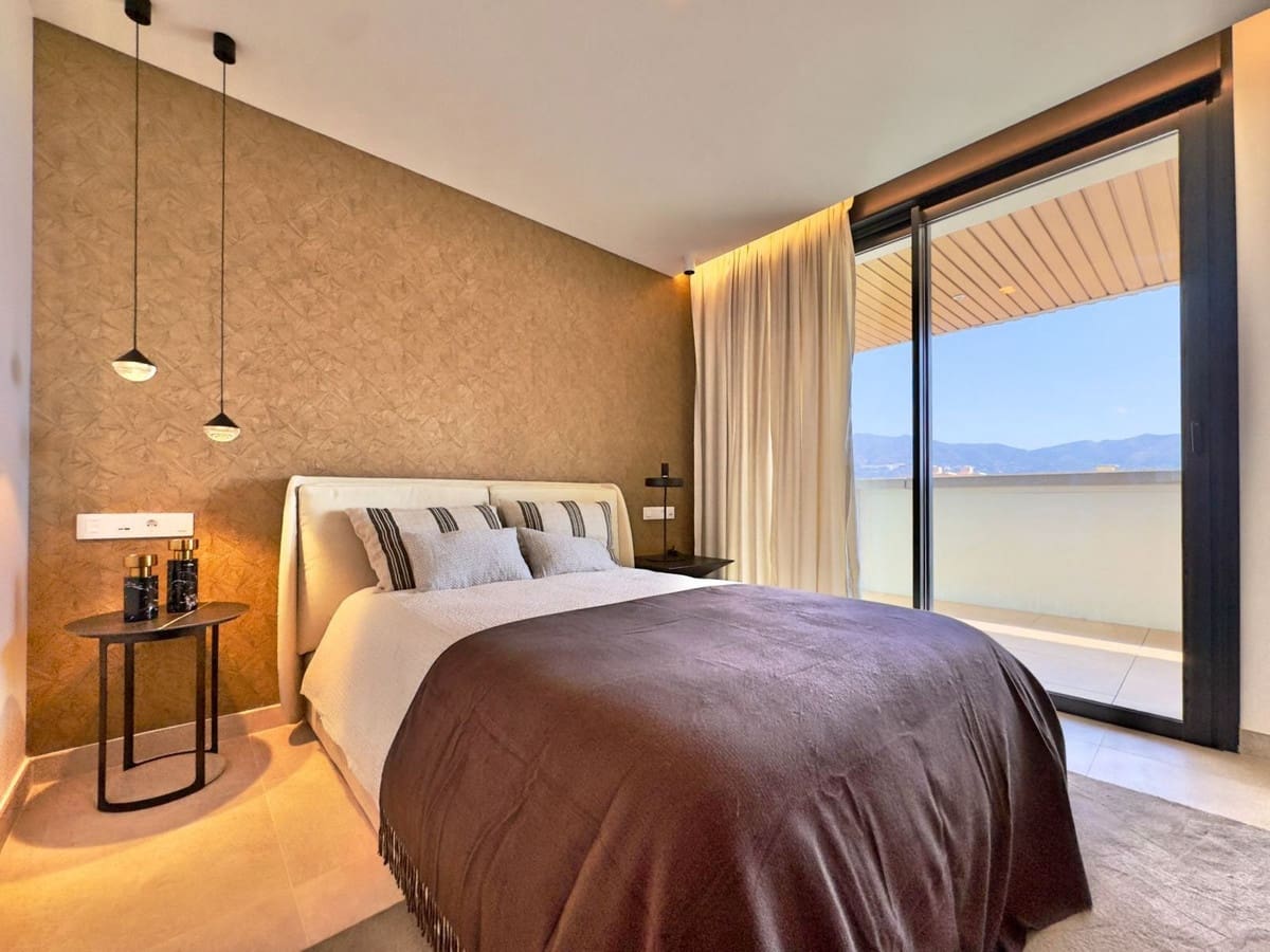 2 bedroom Apartment for sale in Fuengirola with pool - € 659,500 (Ref: 9357823)