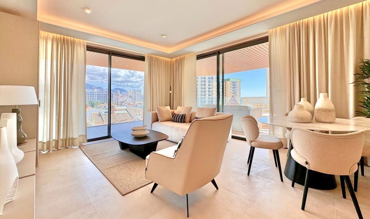 2 bedroom Apartment for sale in Fuengirola with pool - € 659,500 (Ref: 9357823)