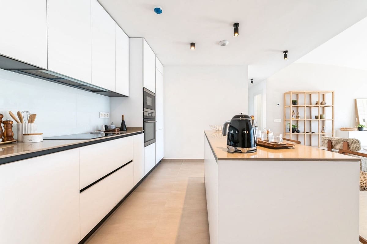 2 sovrum Takvåning till salu i Fuengirola med pool garage - 849 000 € (Ref: 9357828)