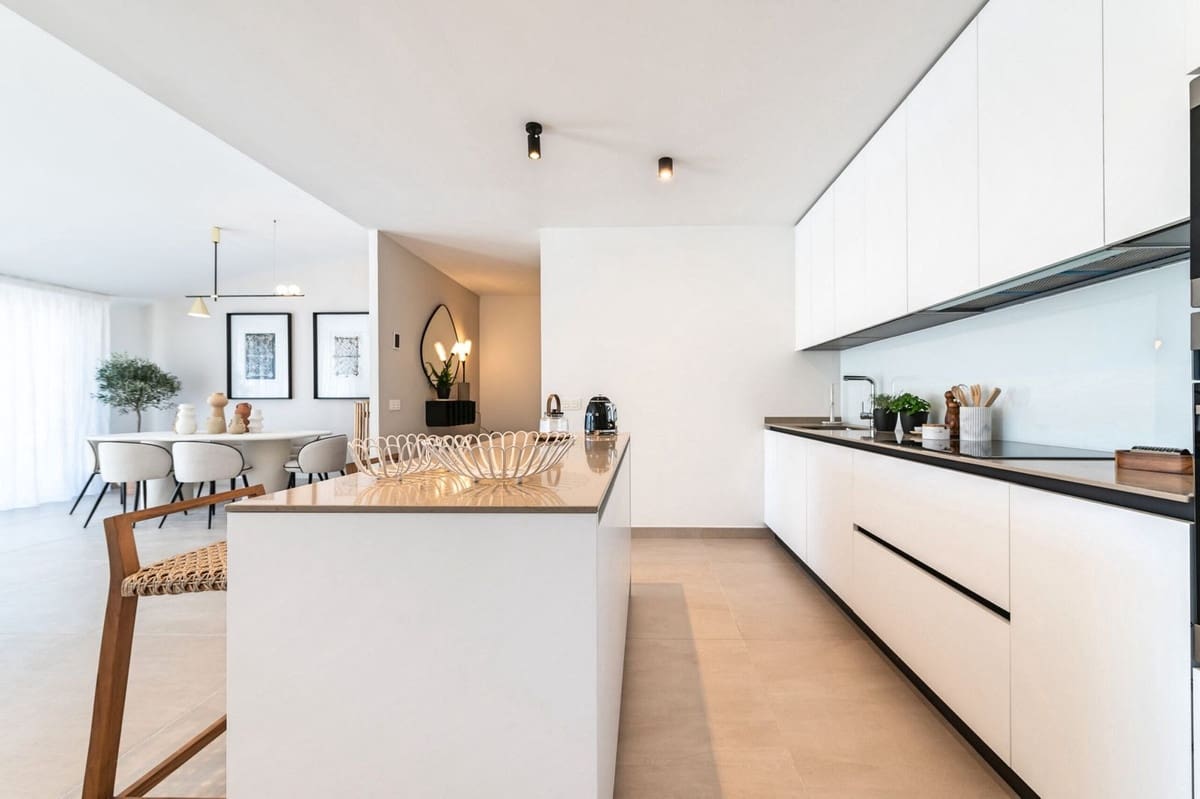 2 bedroom Penthouse for sale in Fuengirola with pool garage - € 849,000 (Ref: 9357828)