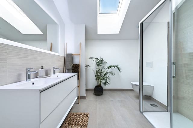 2 sypialnia Penthouse na sprzedaż w Fuengirola z basenem garażem - 849 000 € (Ref: 9357828)