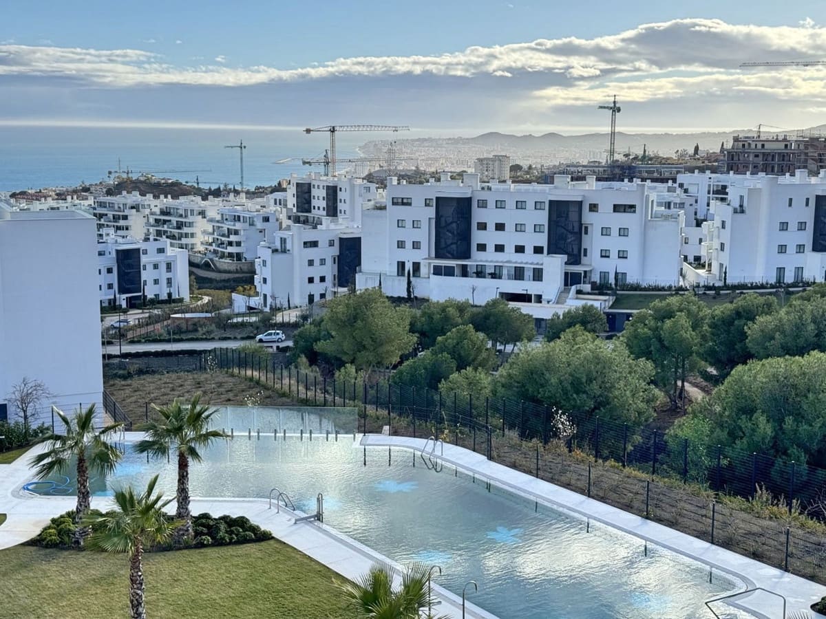 2 soveværelse Lejlighed til salg i Benalmadena Costa med swimmingpool garage - € 449.000 (Ref: 9357829)