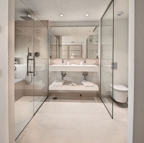 2 chambre Appartement à vendre à Benalmadena Costa, Benalmádena avec piscine garage - 449 000 € (Ref: 9357829)