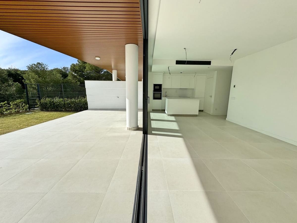 2 bedroom Apartment for sale in Benalmadena Costa with pool garage - € 449,000 (Ref: 9357829)