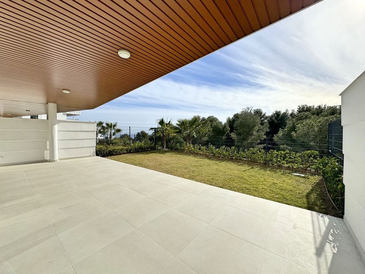 2 bedroom Apartment for sale in Benalmadena Costa with pool garage - € 449,000 (Ref: 9357829)