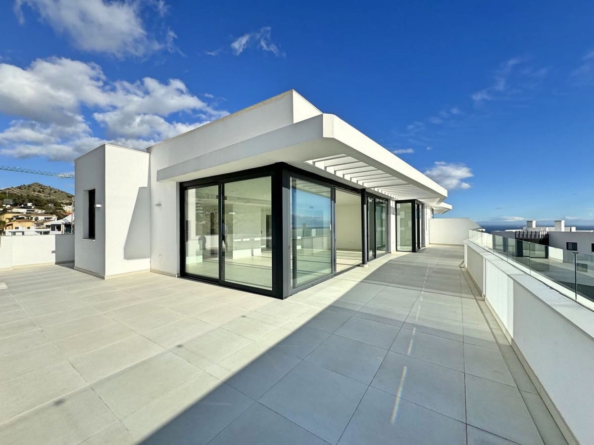 2 bedroom Apartment for sale in Benalmadena Costa with pool garage - € 449,000 (Ref: 9357829)