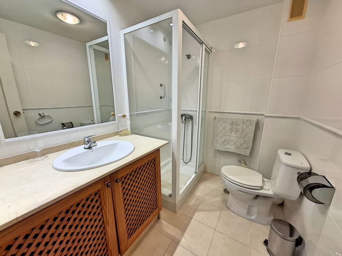 2 soverom Leilighet til salgs i Fuengirola med svømmebasseng garasje - € 297 000 (Ref: 9378638)