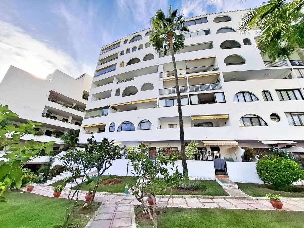 2 soverom Leilighet til salgs i Fuengirola med svømmebasseng garasje - € 297 000 (Ref: 9378638)