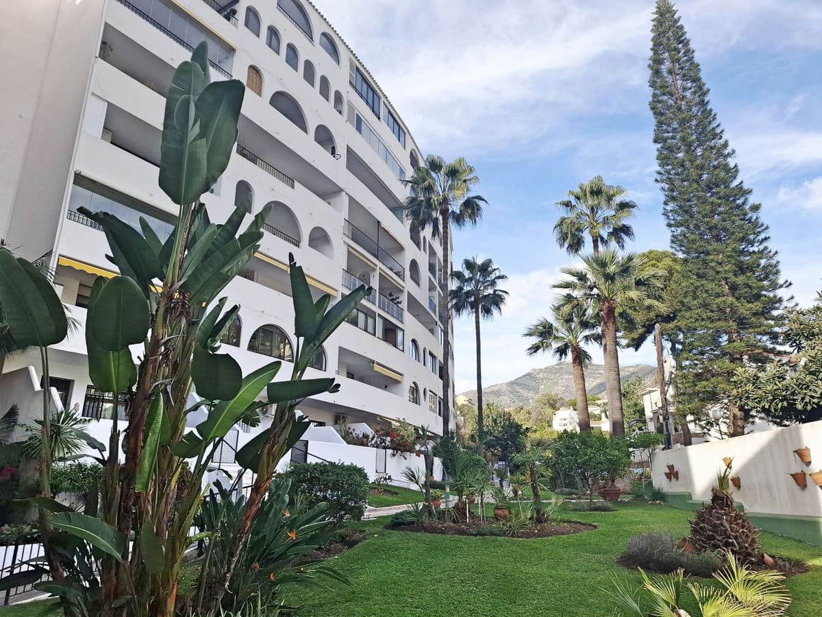 2 soverom Leilighet til salgs i Fuengirola med svømmebasseng garasje - € 297 000 (Ref: 9378638)