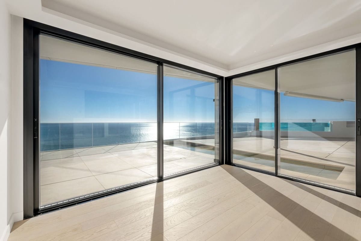 3 soveværelse Penthouse til salg i Benalmadena Costa med swimmingpool garage - € 3.495.000 (Ref: 9412791)