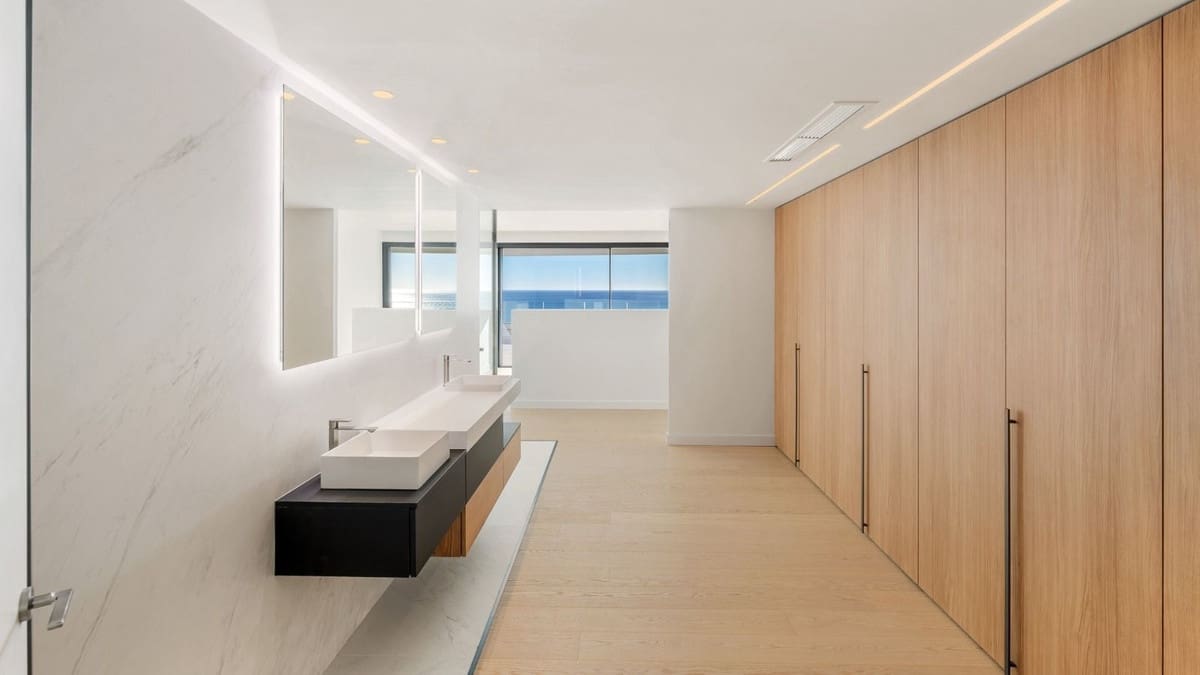 3 soveværelse Penthouse til salg i Benalmadena Costa med swimmingpool garage - € 3.495.000 (Ref: 9412791)