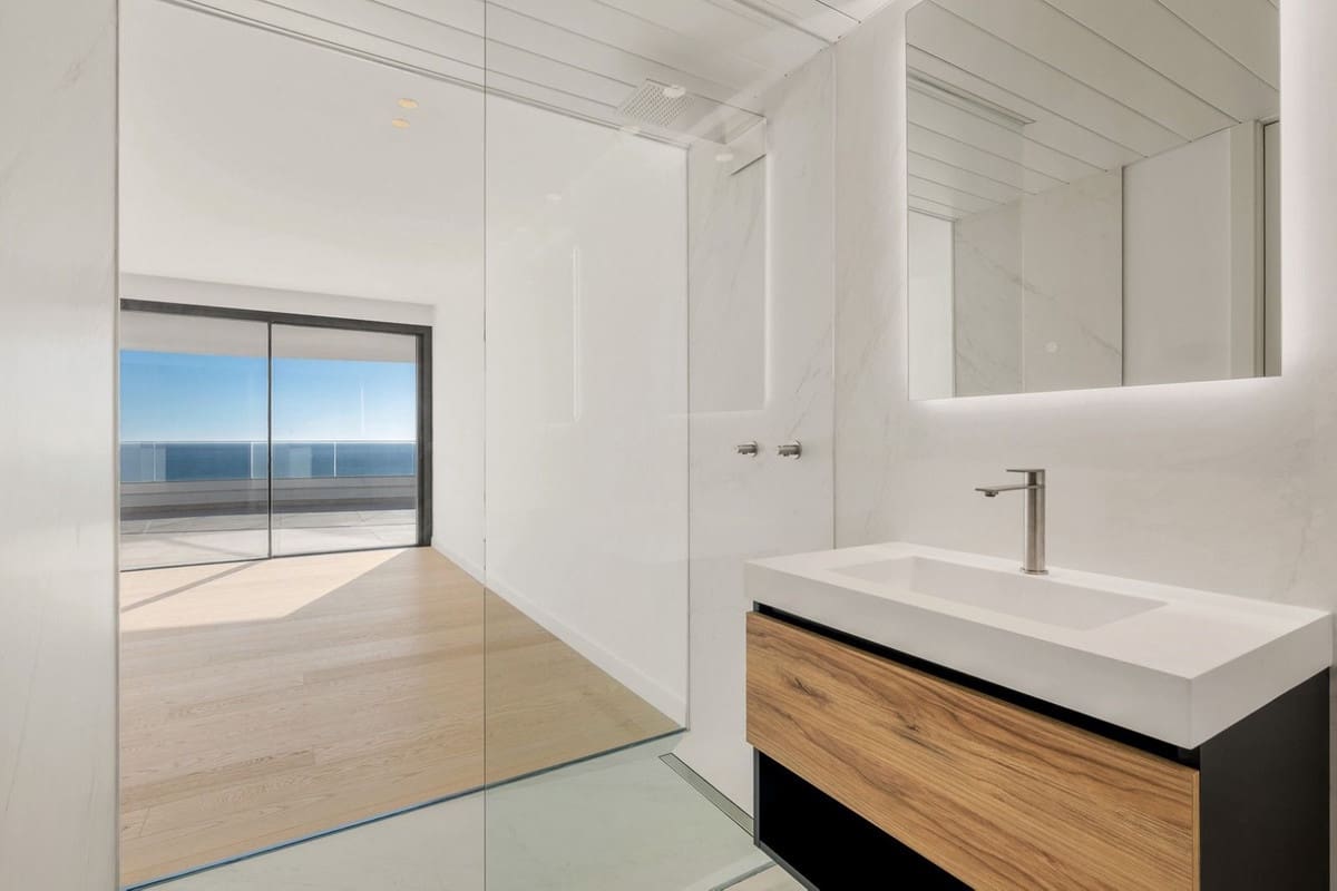 3 soveværelse Penthouse til salg i Benalmadena Costa med swimmingpool garage - € 3.495.000 (Ref: 9412791)